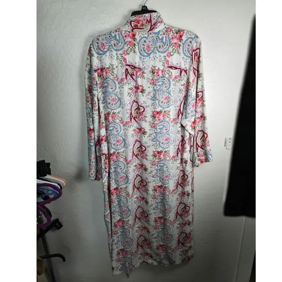 Victoria Secret Long Robe size Medium no belt - Picture 5 of 5